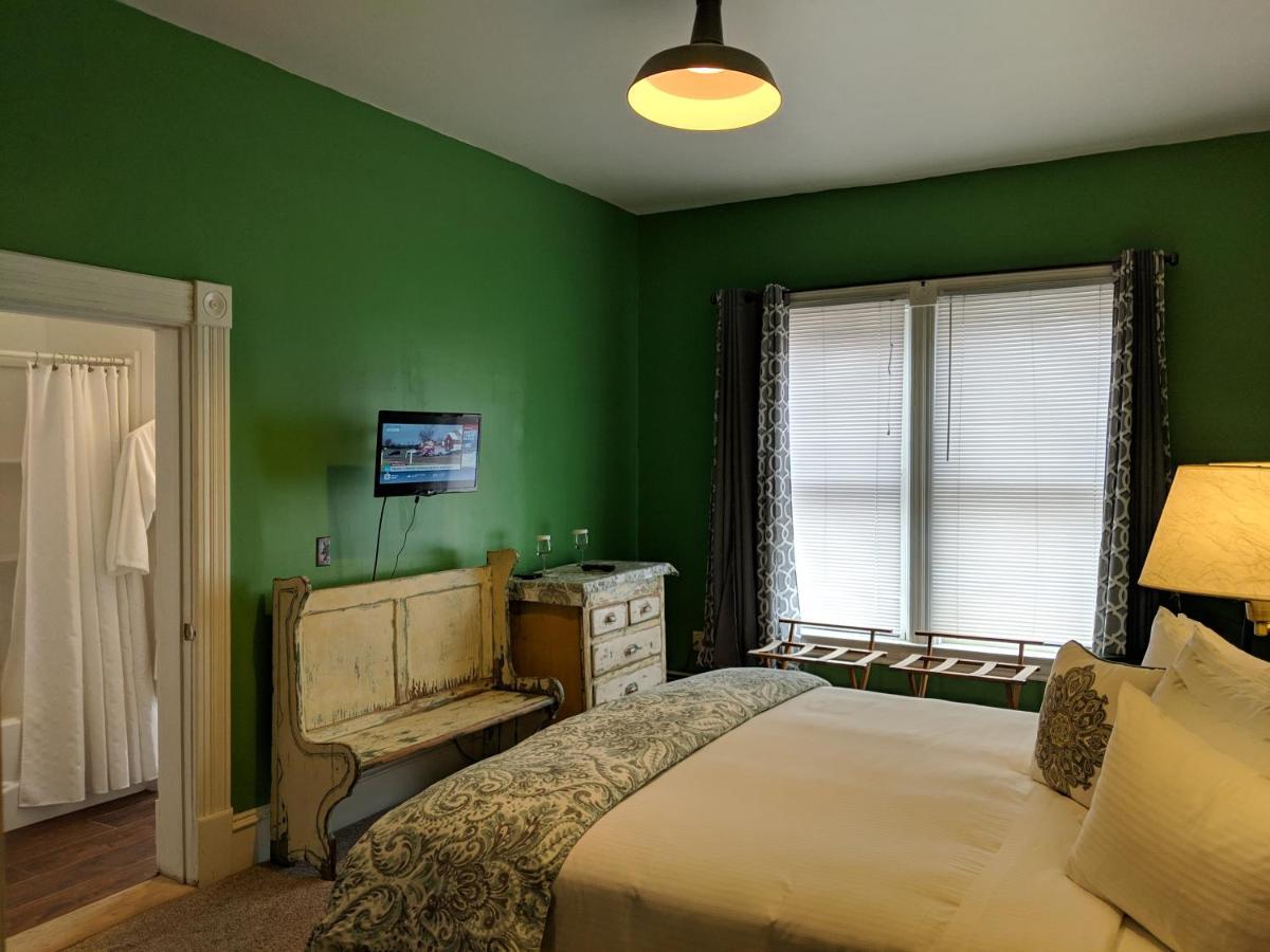 Heart Of The Village Bed & Breakfast In Shelburne Vt Habitación foto