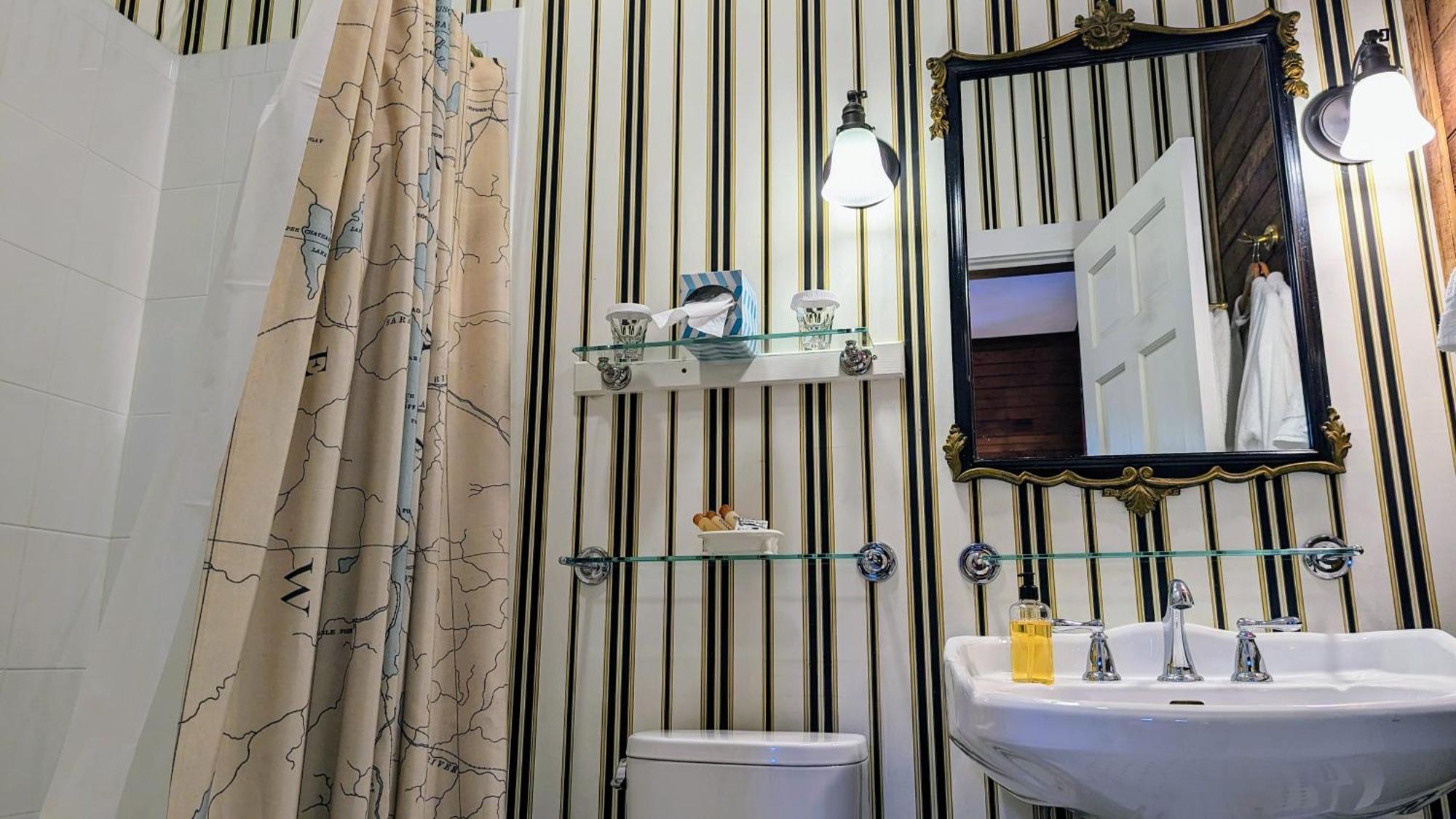 Heart Of The Village Bed & Breakfast In Shelburne Vt Habitación foto